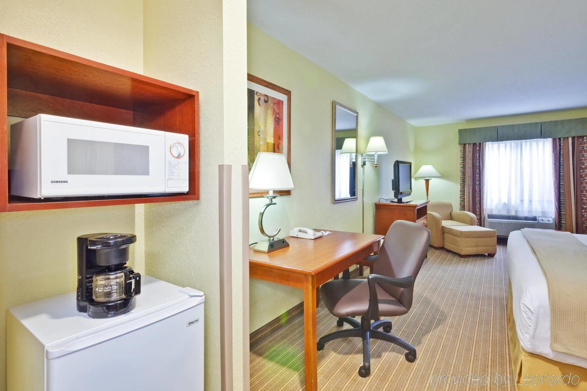 Holiday Inn Express Winfield - Teays Valley Hurricane Exteriör bild
