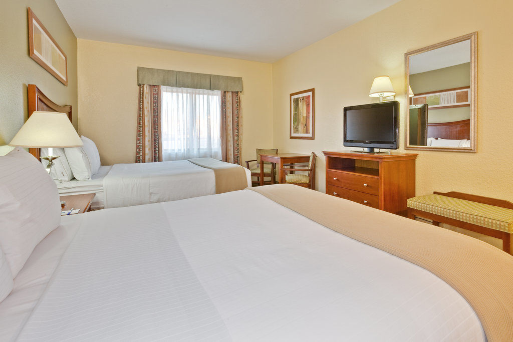 Holiday Inn Express Winfield - Teays Valley Hurricane Exteriör bild
